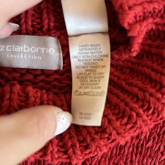 Liz Claiborne Women's Large Red Sleeveless Sweater Great Condition - Picture 7 of 7